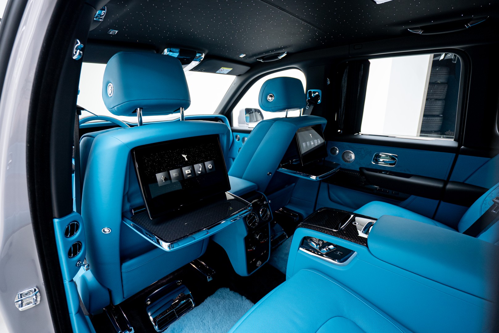 2026 ROLLS ROYCE CULLINAN |BLACK BADGE | GCC | CLOUD DESIGN INTERIOR | FULL OPTION 